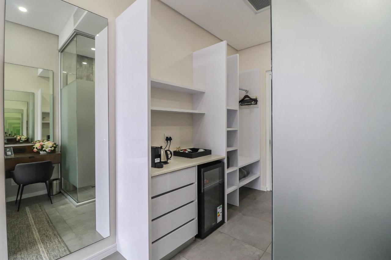 Reserved Suites Illovo Йоханнесбург Экстерьер фото